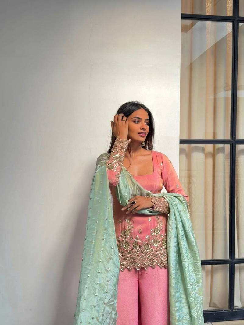 Shimmering Petals 🌷