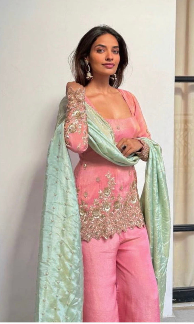 Shimmering Petals 🌷